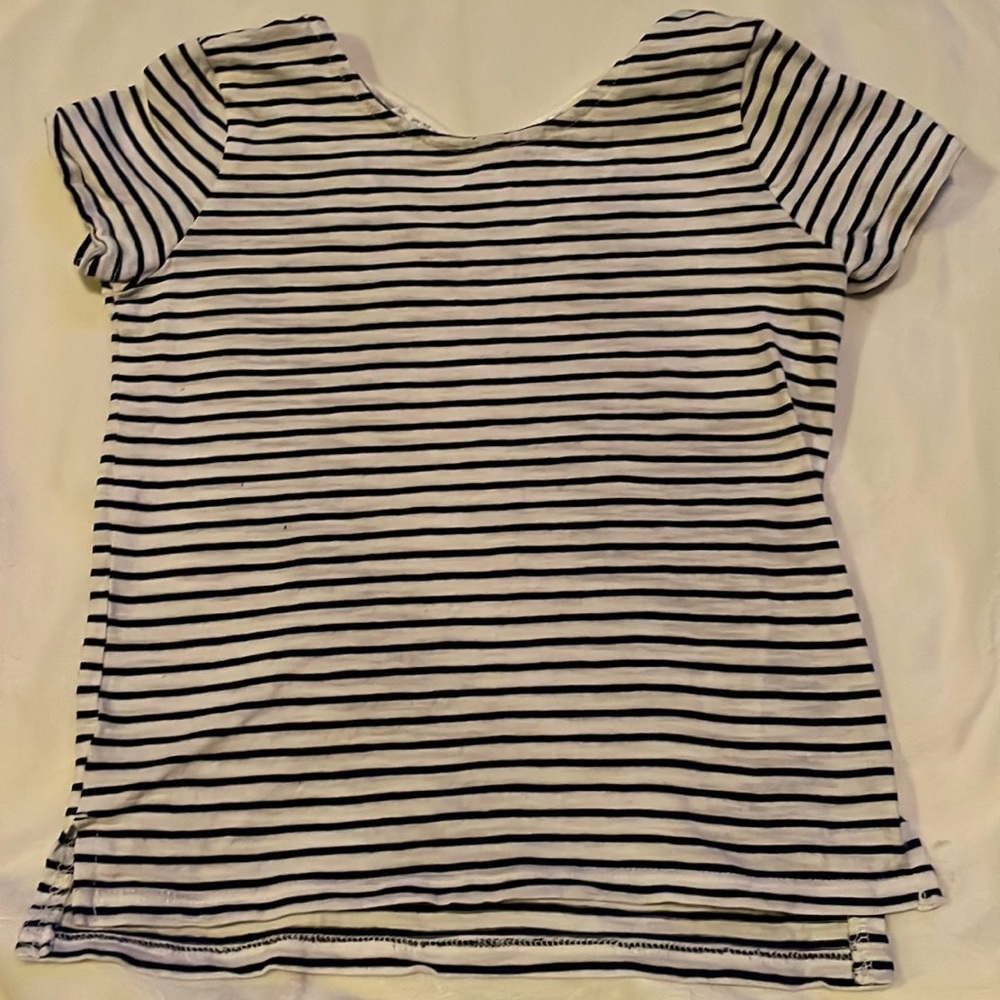 Carter’s Navy stripe t-shirt with butterfly detail. Size 5t.
